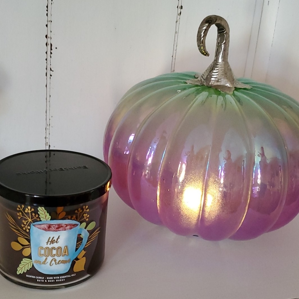 Bath & Body Works Candle 🕯